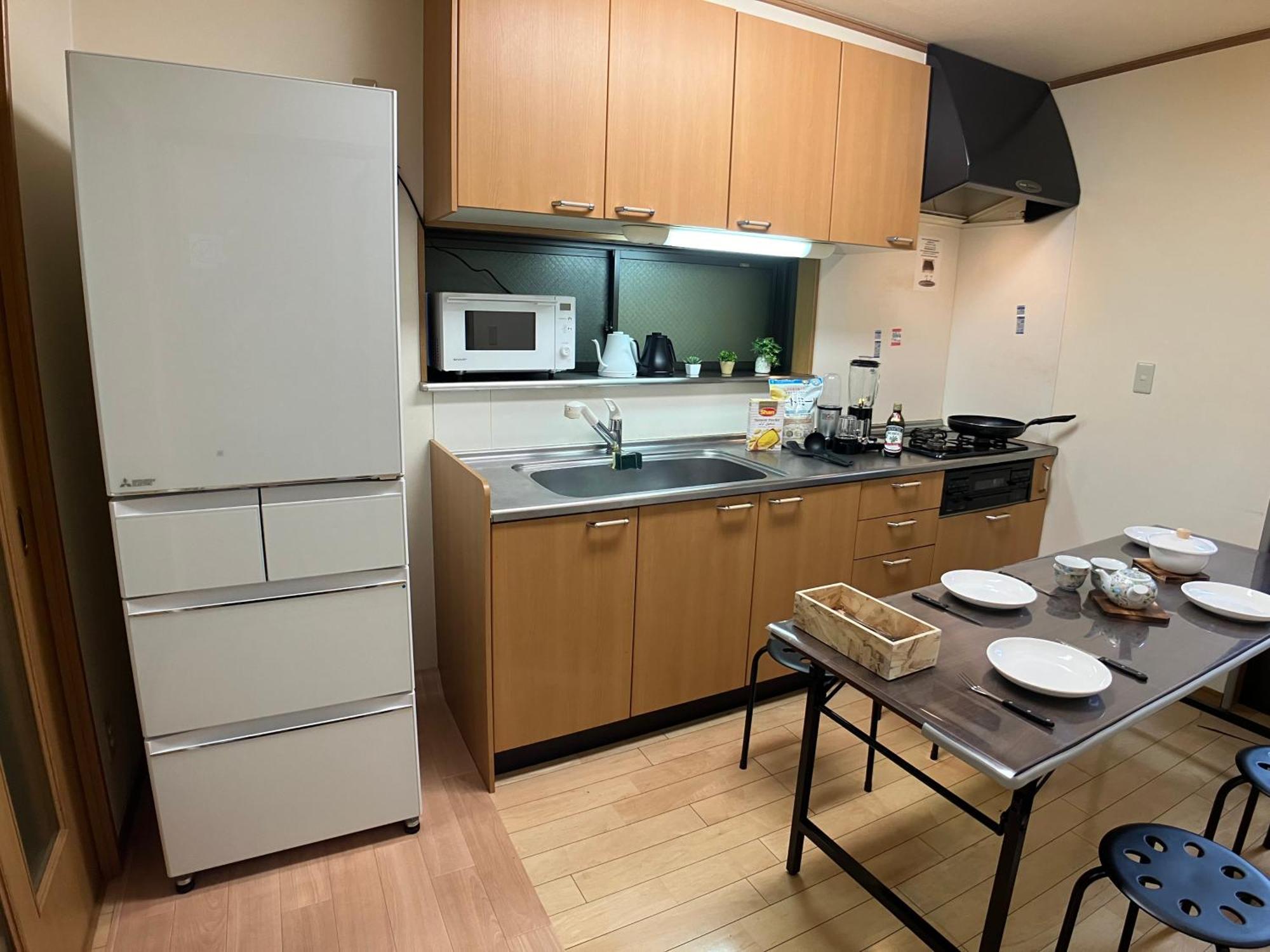 Villa Entire Beside Asakusa, Ueno, Akihabara And Skytree Tower Between 3 Train Stations And Contains 3 Bedrooms, 2 Bathrooms And 2 Toilets For 14 Guests Tokio